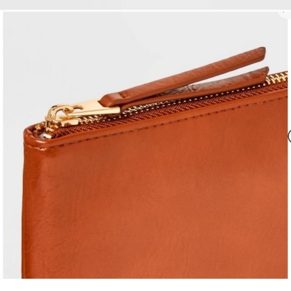 Universal Threads, Pouch - Picture 2 of 2